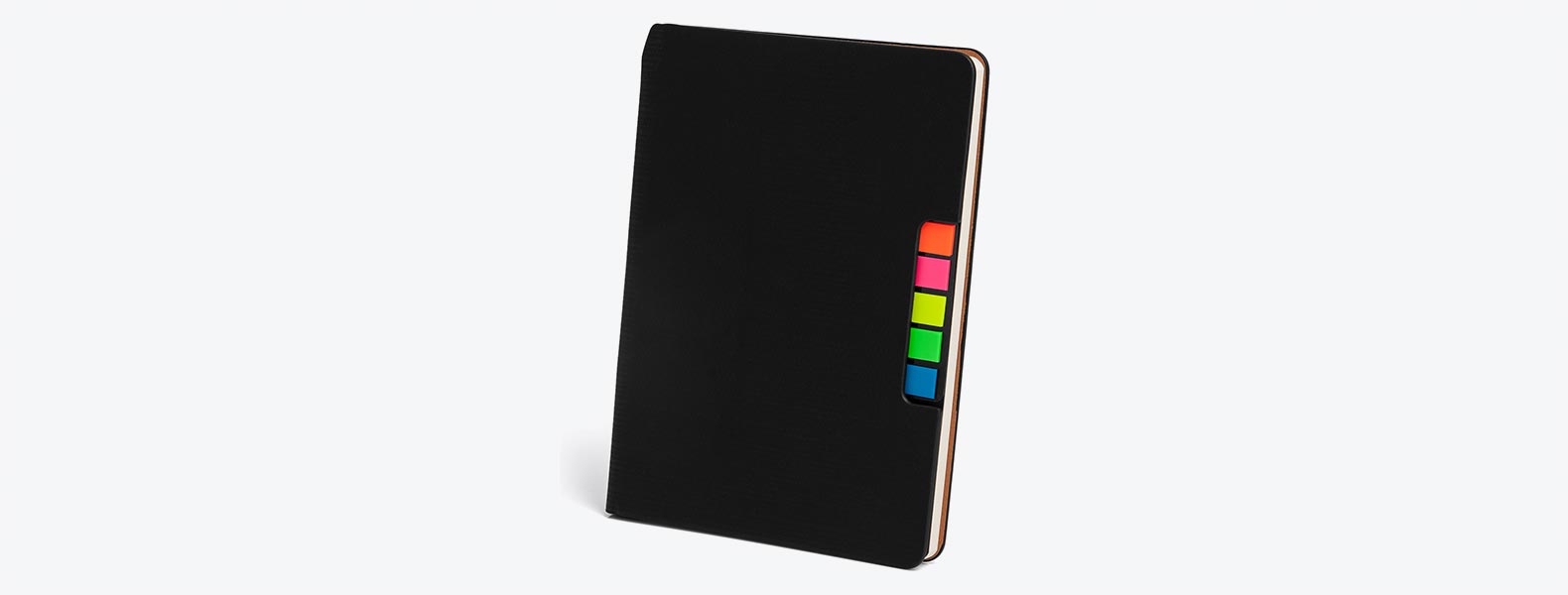 Caderno para anotações preto com capa em Material Sintético. Conta com 80 folhas pautadas e 5 cores com 25 folhas autocolantes cada.
