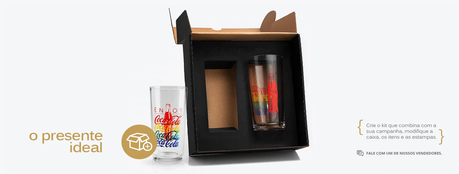 Jogo de copos personalizados contendo dois copos Coca Cola Summer em vidro.