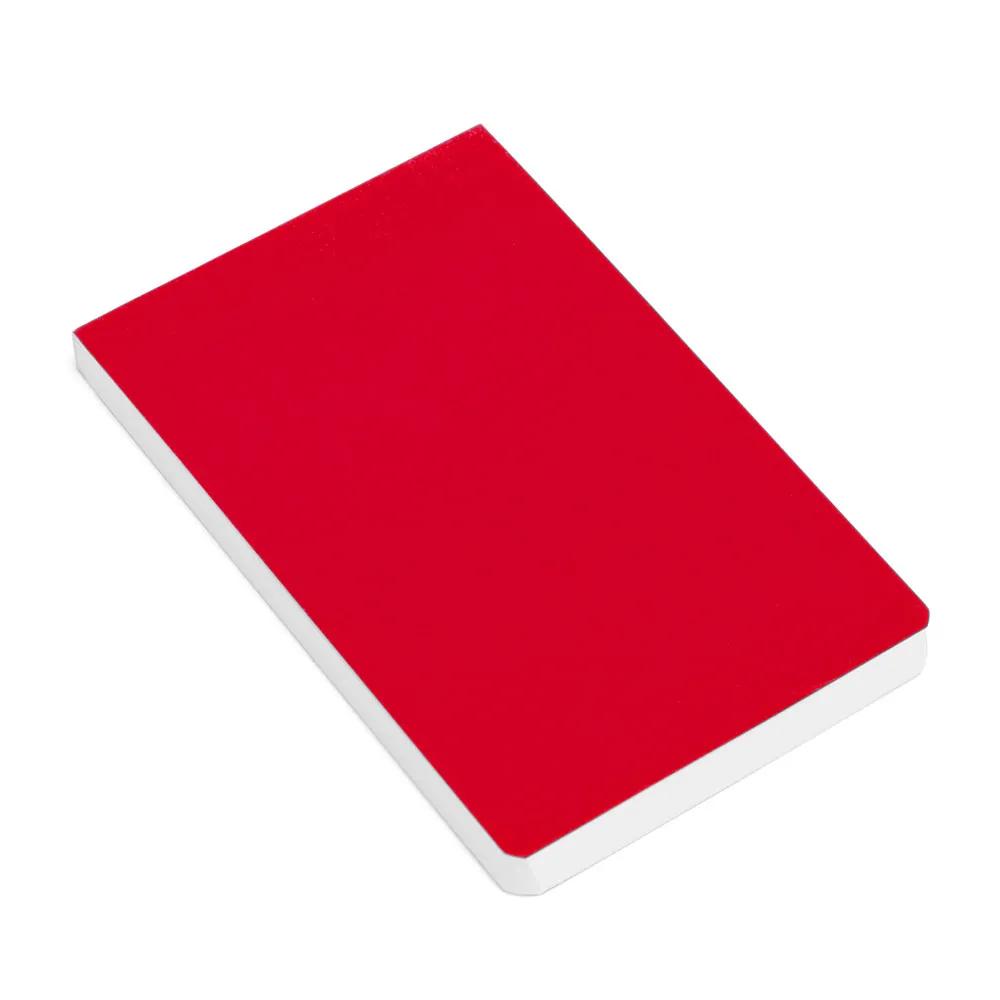 Bloco para anotações vermelho. Conta com 100 folhas não pautadas.