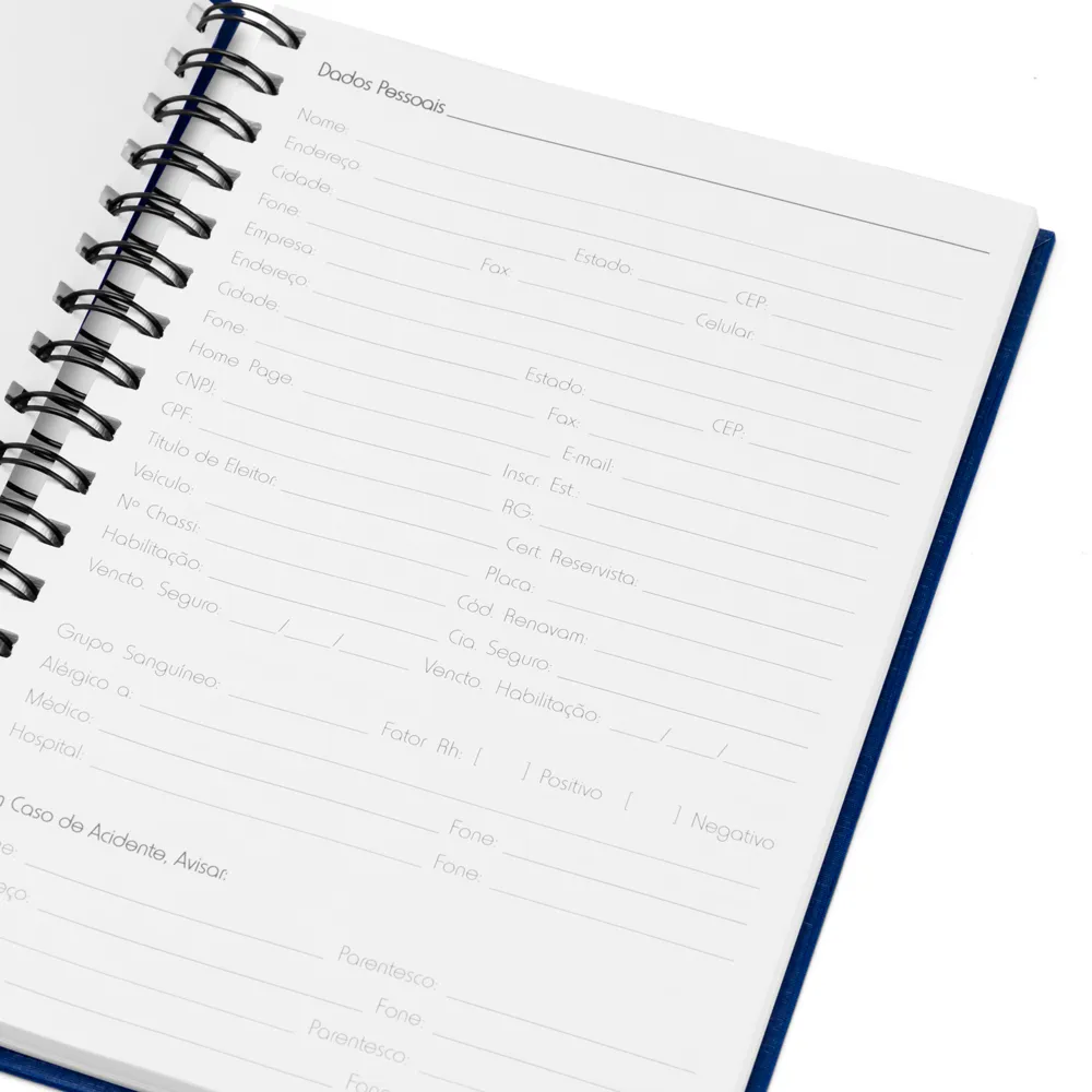Caderno para anotações wire-o azul com capa dura revestida em percalux linho. Conta com folha para dados pessoais, calendário e 100 folhas pautadas. Gramatura da folha de 70 g/m2