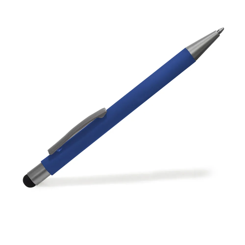 Caneta esferográfica em alumínio azul. Conta com acabamento fosco, clipe e ponteira touch em silicone preto. Carga esferográfica azul acionada por um click na extremidade da caneta.