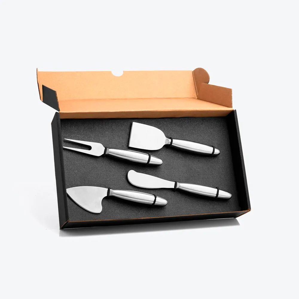 Conjunto de facas em aço inox para queijos. Acompanha garfo, faca sem ponta, faca com ponta e faca quadrada em aço inox 2CR13.