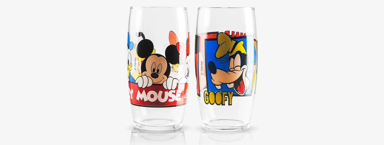Jogo de copos personalizados contendo dois copos Mickey e Amigos em vidro.