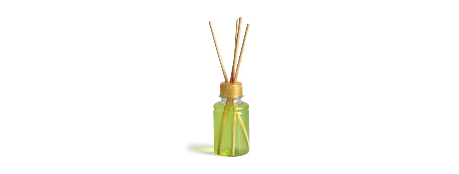 Kit para bandeja e aromatizador. Conta com bandeja redonda em bambu e aromatizador de ambiente com fragrância de bambu.