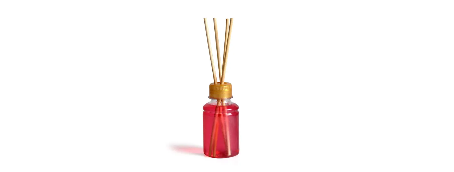 Kit para bandeja e aromatizador. Conta com bandeja redonda em bambu e aromatizador de ambiente com fragrância de cereja e avelã.
