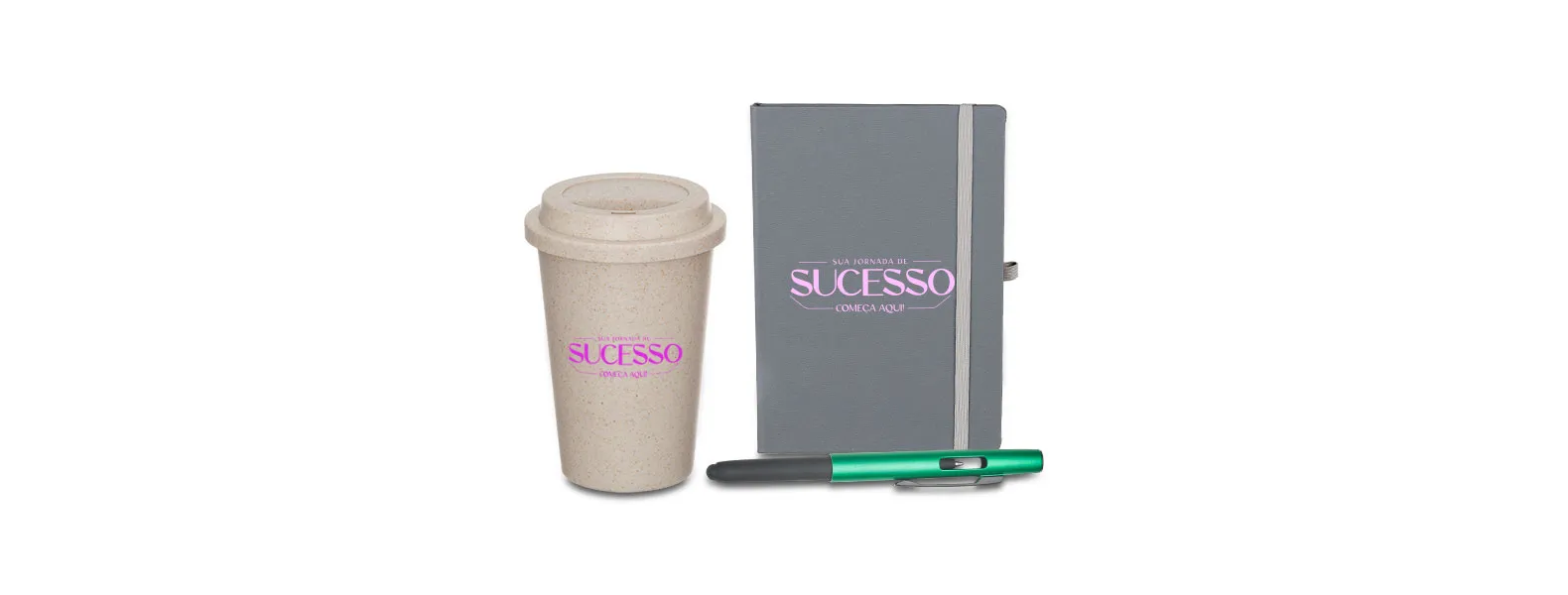 Kit composto por copo em fibra de bambu/PP; caderno para anotações cinza com capa dura e caneta esferográfica em ABS verde.