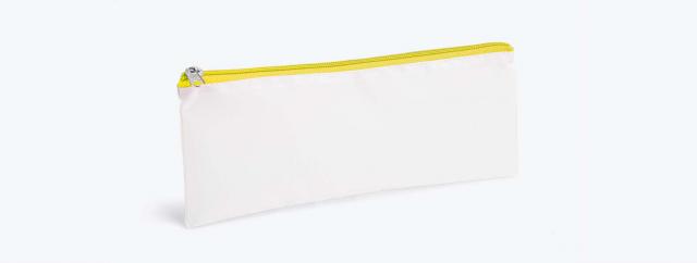necessaire-em-nylon-210-resinado-amarela-24x105cm