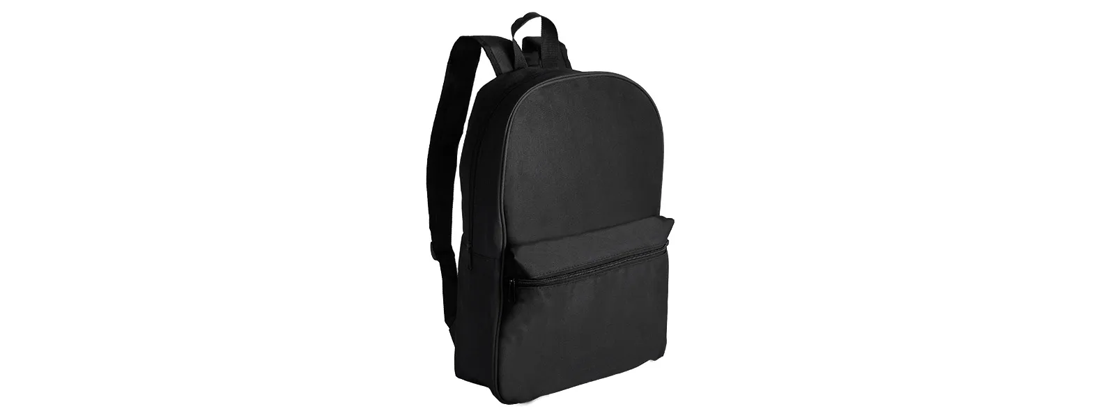 Mochila preta confeccionada em Polyester 600D. Conta com bolso principal e bolso frontal em zíper horizontal, alças ajustáveis e alça de mão.