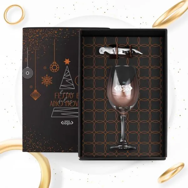 Kit vinho com abridor. Composto por uma taça de vidro para vinho com capacidade de 490ml e abridor saca-rolhas em aço inox escovado.