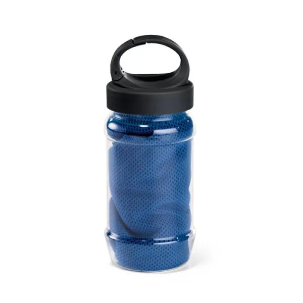 Toalha para esporte azul com garrafa em PP e PET. Toalha refrescante, quando molhada permanece fria durante horas. Se aquecer, basta balançar reativando sua frescura. Reutilizável e lavável à máquina. Capacidade da garrafa: 440ml