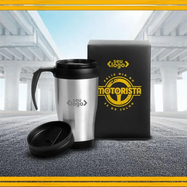 Caneca em polipropileno preto e revestida em aço inox escovado. Possui tampa rosqueável com trava de abertura e anel interno em silicone para vedação. Capacidade: 410 ml MATERIAL ATÓXICO - TESTADO E APROVADO..