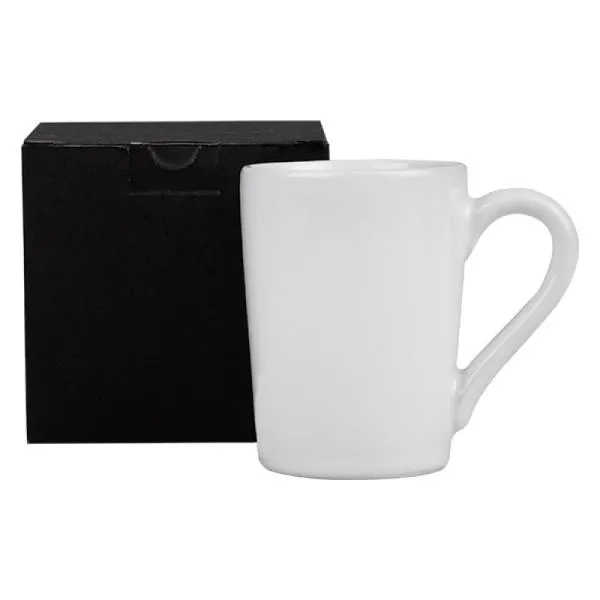 Caneca em cerâmica na cor branca com a capacidade total de 230 ml.