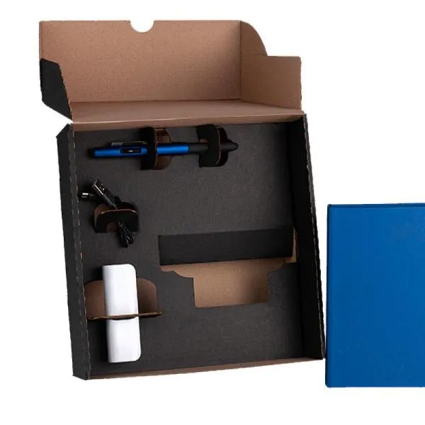 Kit composto por carregador portátil USB em plástico ABS para celular/smartphone/Tablet; caderno para anotações azul com capa dura e caneta esferográfica em ABS azul.