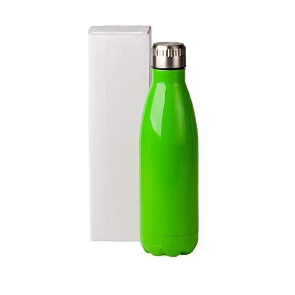 Garrafa em Aço Inox com tampa. Conta com pintura em verde. Capacidade: 750ml