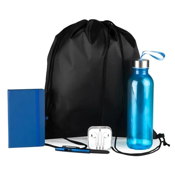 Kit boas vindas. Conta com mochila em nylon 420, garrafa pet, fone de ouvido, caderno sem pauta e caneta esferográfica com tampa e ponta touch.