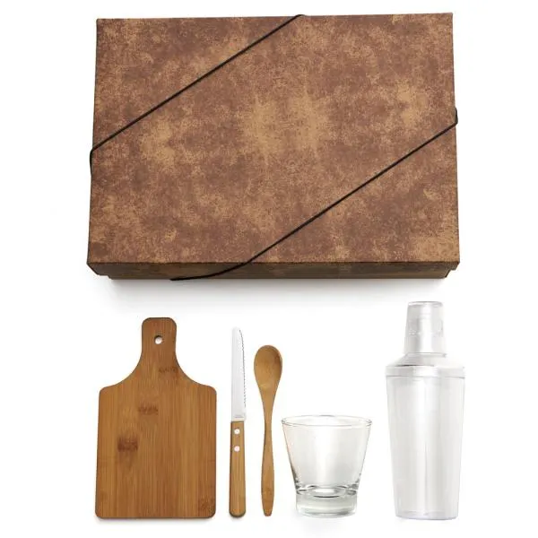 Kit para caipirinha. Conta com tábua em bambu; Faca 4 em inox/bambu; Copo em vidro 350ml e coqueteleira em PS.