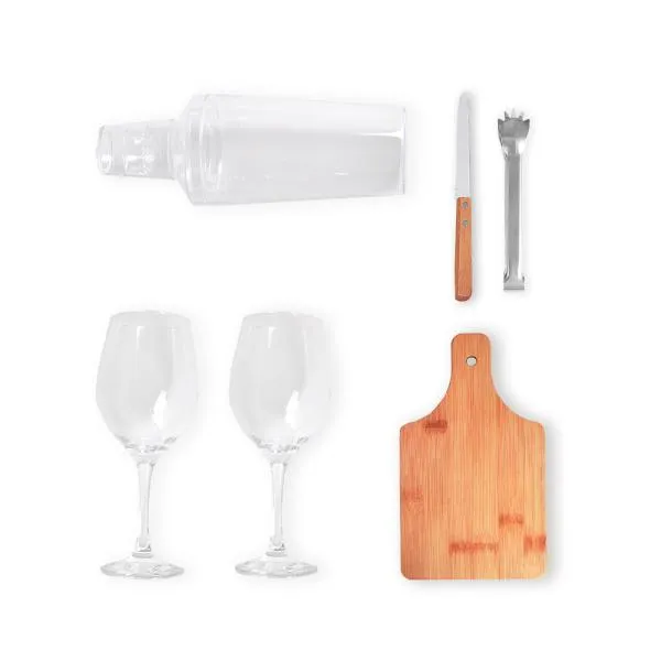 Kit para drinks. Composto por tábua em Bambu; faca 4 para frutas em Bambu/Inox; pegador de gelo em inox; duas taças em vidro com capacidade de 490 ml e coqueteleira em plástico PS (poliestireno).