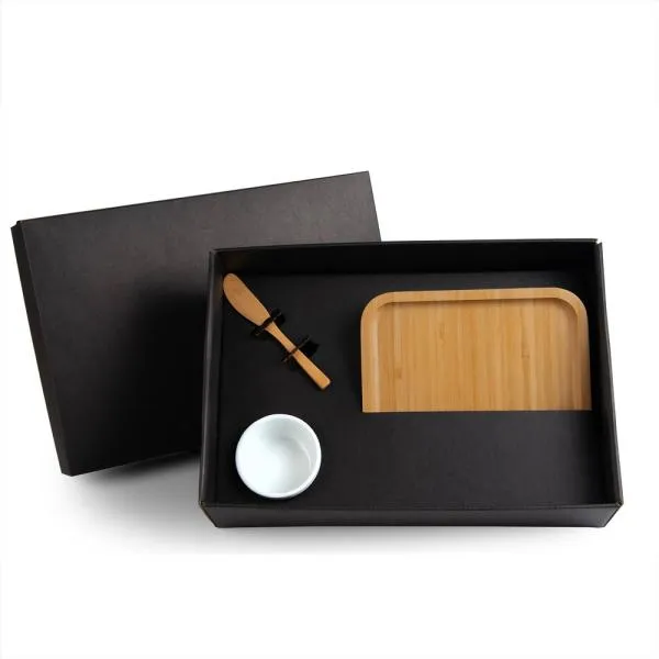 Kit para petisco. Conta com petisqueira, espátula em bambu e ramekin em porcelana.