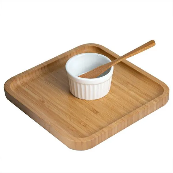 Kit para petisco. Conta com petisqueira, espátula em bambu e ramekin em porcelana.