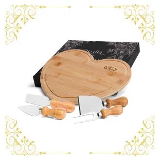 KIT PARA QUEIJO COM TÁBUA FORMATO CORAÇÃO - 5 PÇS