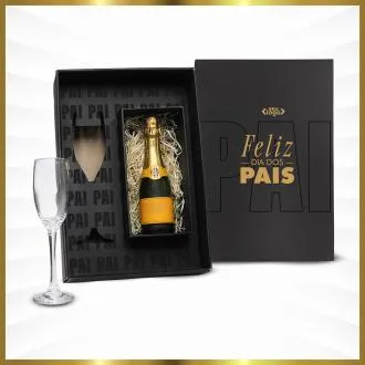 TAÇA DE VIDRO P/CHAMPAGNE 190 ML C/ ESPAÇO  P/GARRAFA MINI NÃO ACOMPANHA GARRAFA