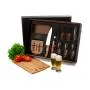 Kit para Churrasco, Cerveja e Truco. Composto por tábua com três furos em Bambu; garfo trinchante e faca 8 em Madeira/Inox; seis copos de Cerveja em vidro; caixa para truco com jogo de cartas, marcador de tentos e jogos em MDF.