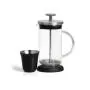 Kit para café. Conta com cafeteira prensa francesa e dois copos de 60 ml para café em aço inox preto.