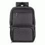 Mochila cinza escuro com bolso térmico em RPET. Conta com alças para as costas, alça para as mãos e alça carona para mala. Composta também por bolsos laterais com elástico para melhor ajuste, compartimento frontal térmico com rede para organização interna, compartimento frontal menor, compartimento principal e na parte traseira conta com compartimento aveludado para notebook com fecho em velcro. Sendo o compartimento principal com zíper duplo cursor e todos os outros com zíper de cursor simples. Bolso térmico: 6,5L